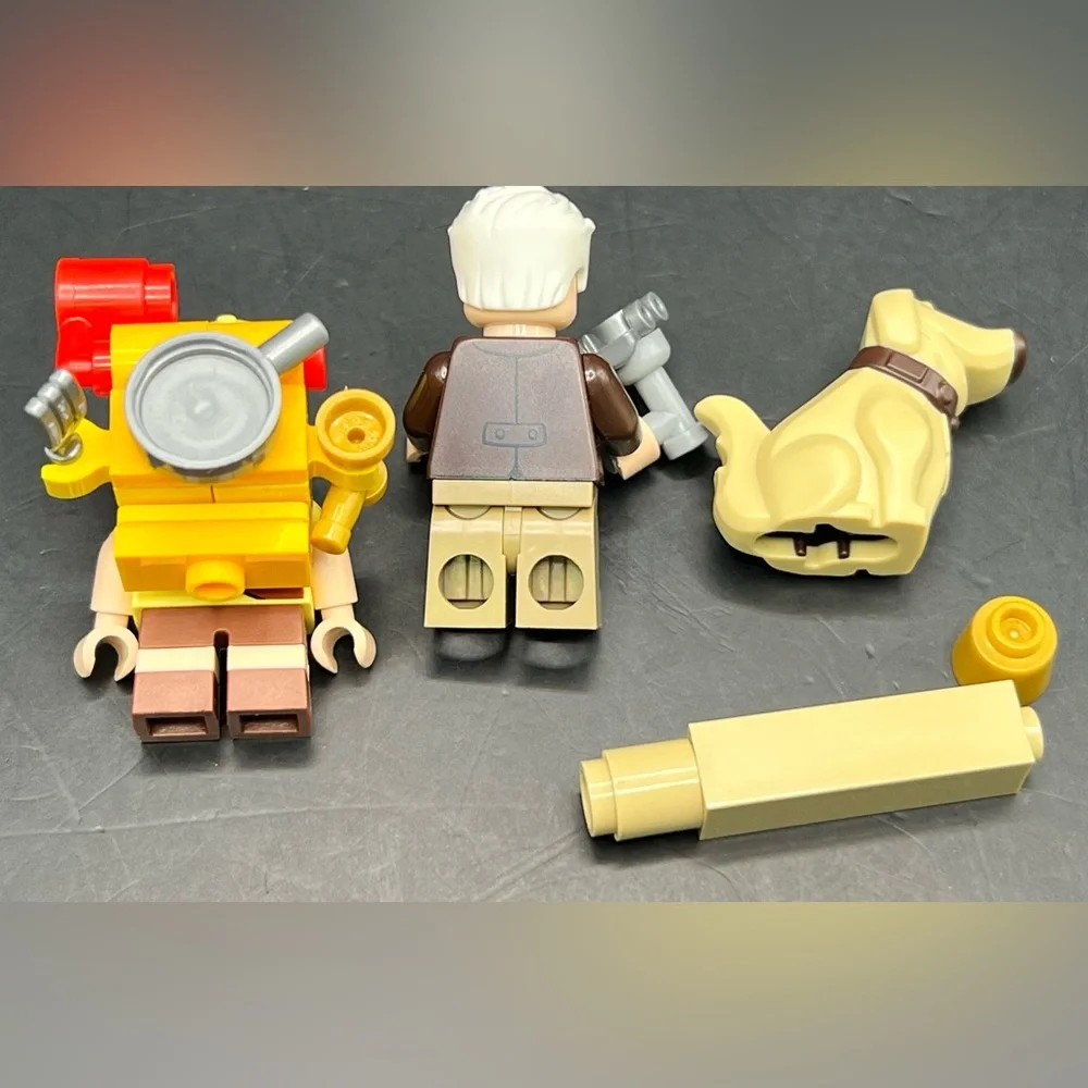 LEGO - Pixar Up - Minifigures - Carl, Russel, and Dug‎ w/ various Accessories